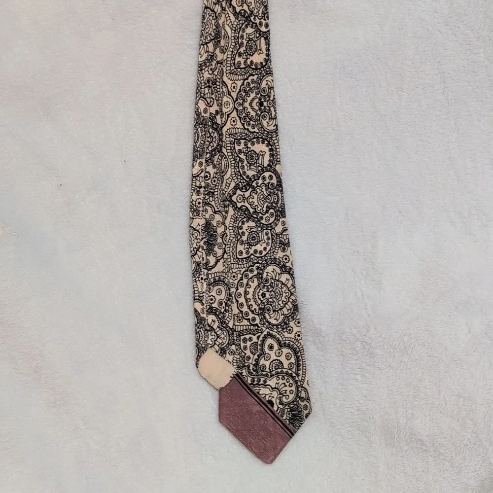 Elegant Paisley Men's Tie - Black and Brown